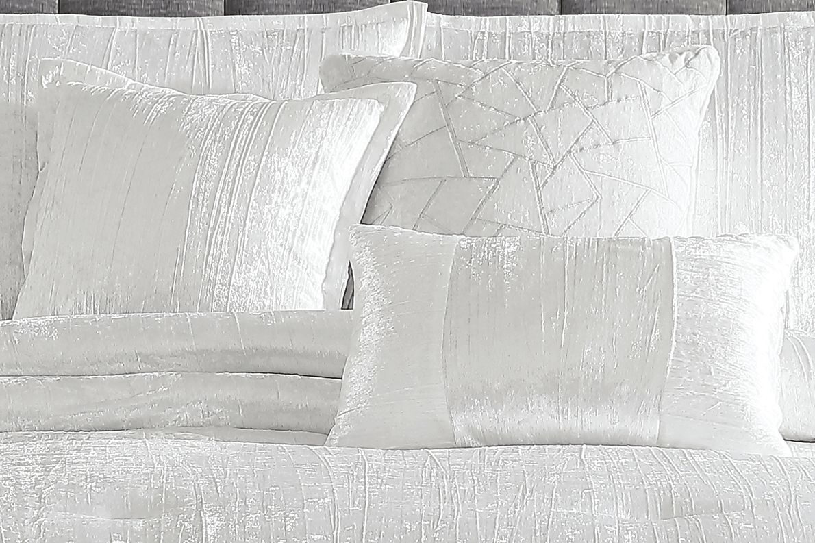 Recine White 7 Pc Queen Comforter Set