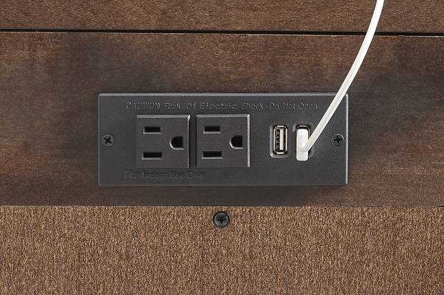 Redcliff Park Brown Cherry 7 Pc Queen Bedroom - Thumbnail - Image 9