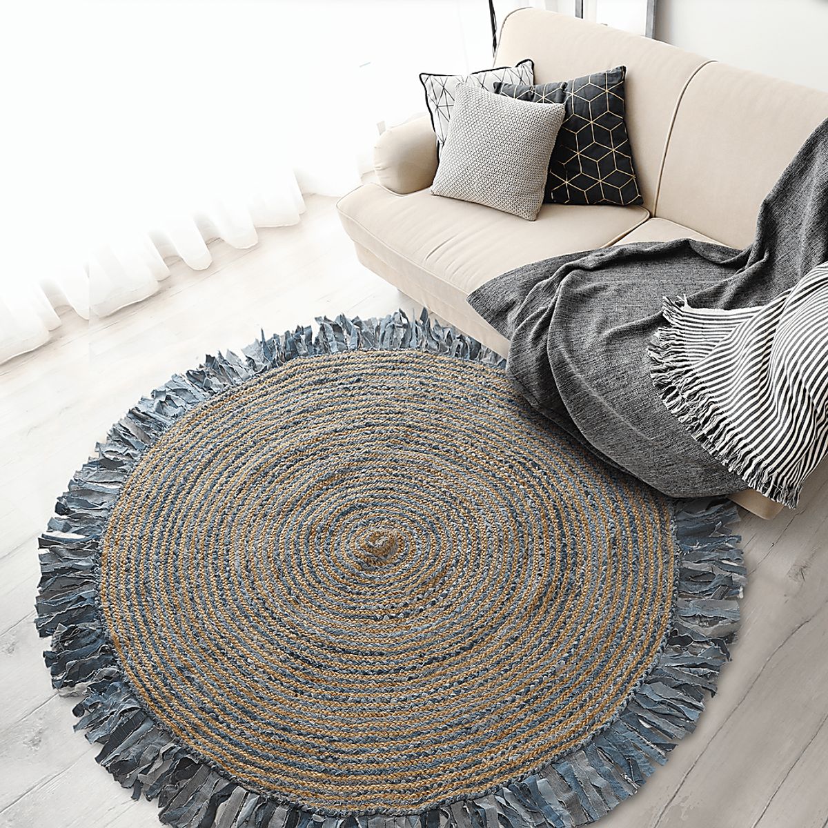 Reizu Blue Rugs | Rooms to Go
