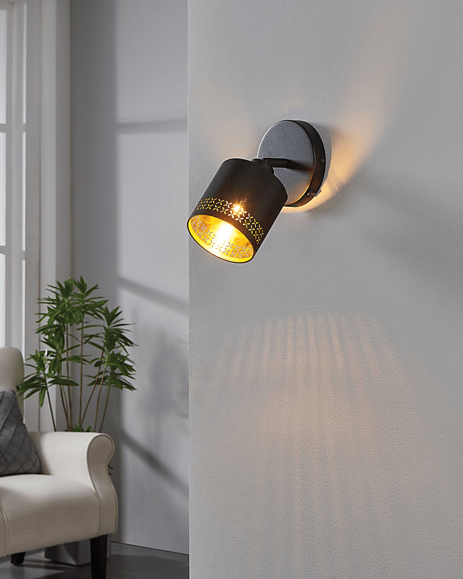 Renfrew Lane Black Sconce - Image 2