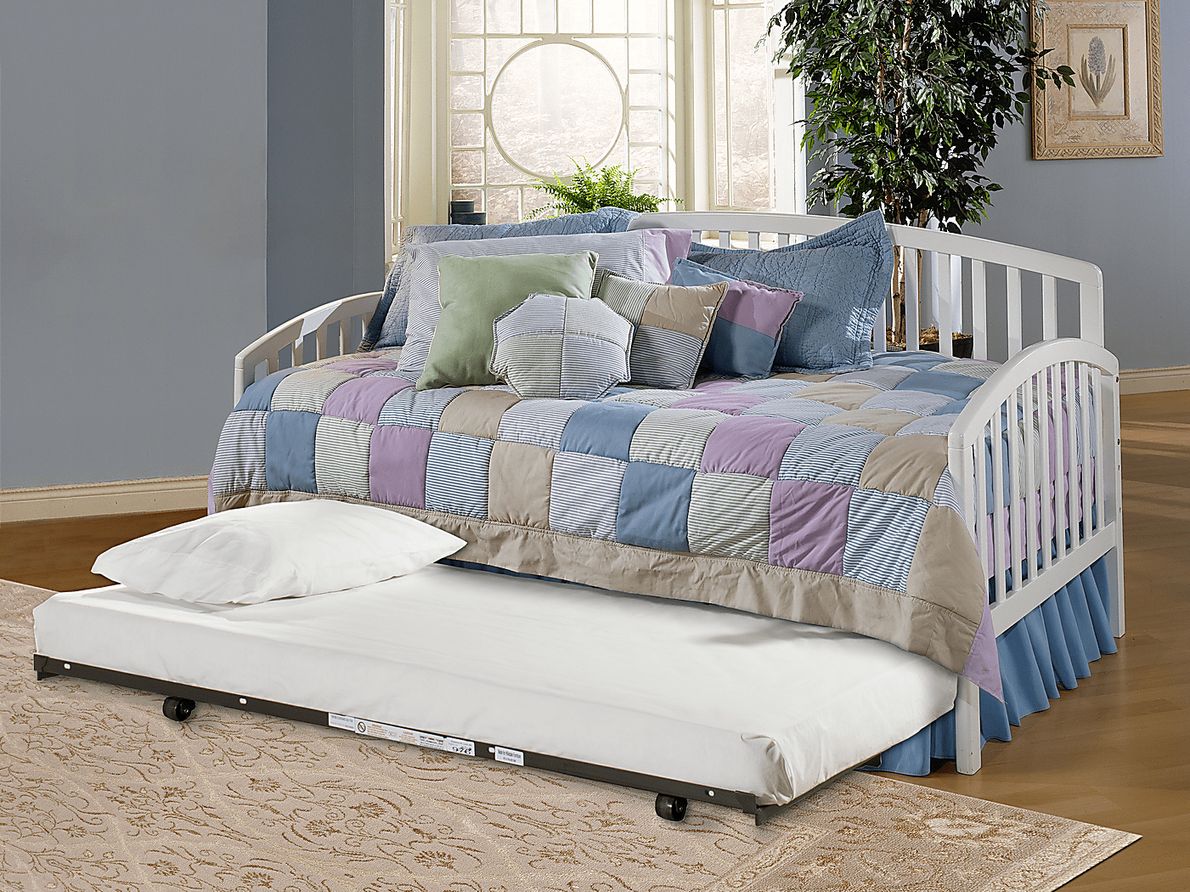 Restani White Daybed With Trundle