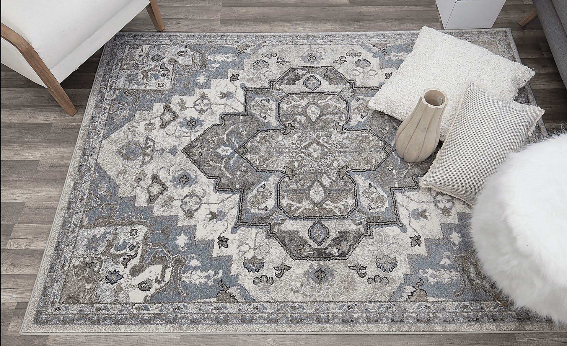 Reynart Cream 5' x 7' Rug - Image 3