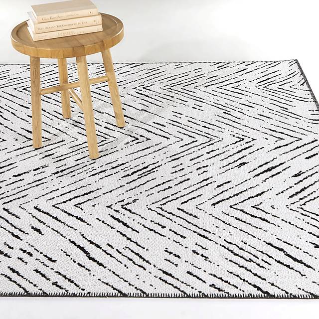 Rhis White 7'10 x 10' Rug - Thumbnail - Image 2