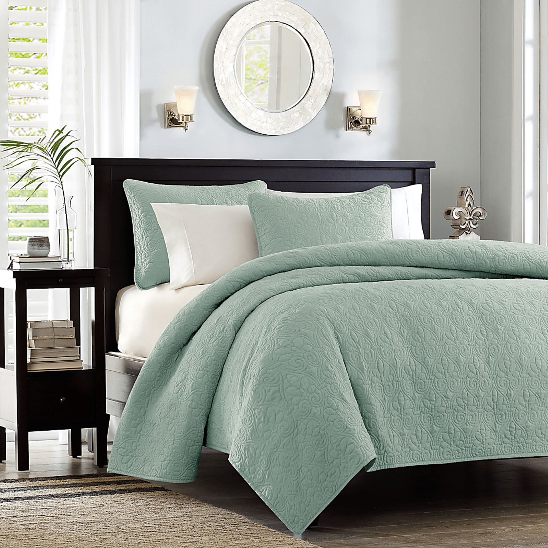 Riaz Seafoam 3 Pc Queen Coverlet Set - Image 2