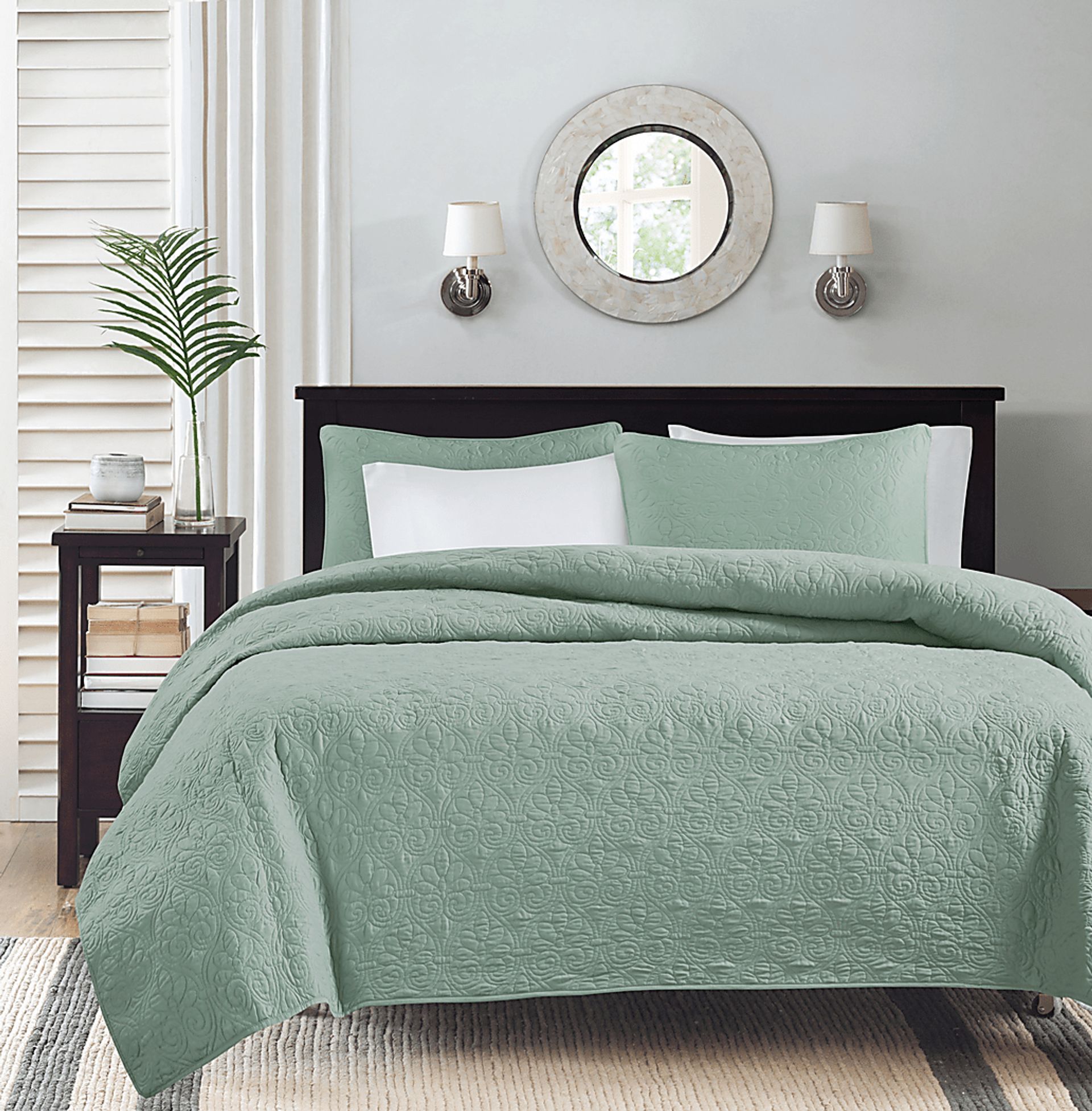 Riaz Seafoam 3 Pc Queen Coverlet Set - Image 1