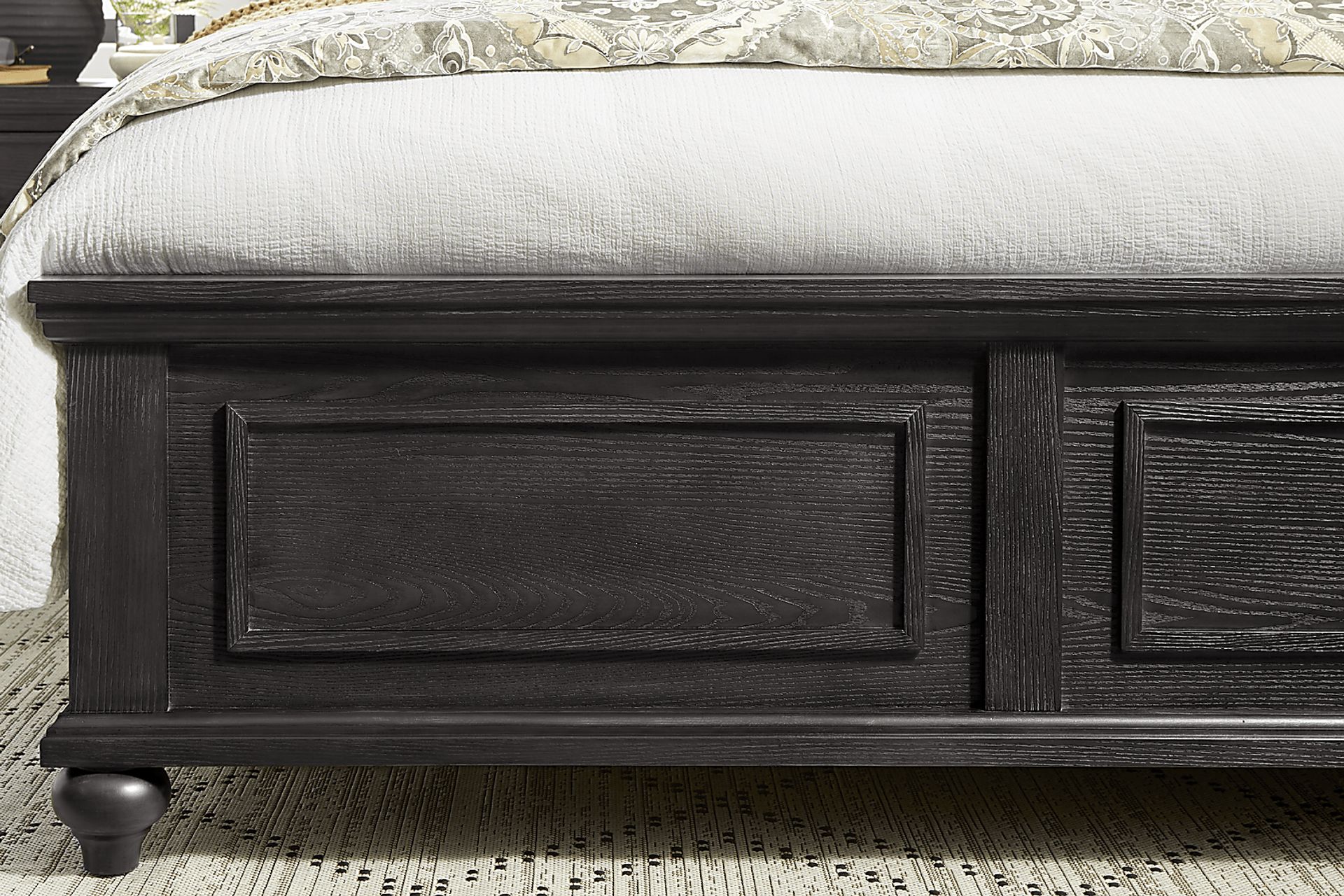 Ridgefield Ebony 5 Pc King Panel Bedroom - Image 3