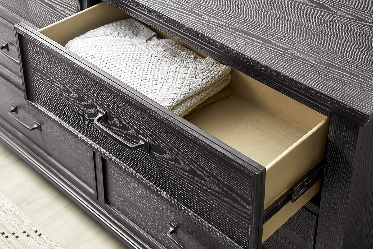 Ridgefield Ebony Dresser - Thumbnail 4