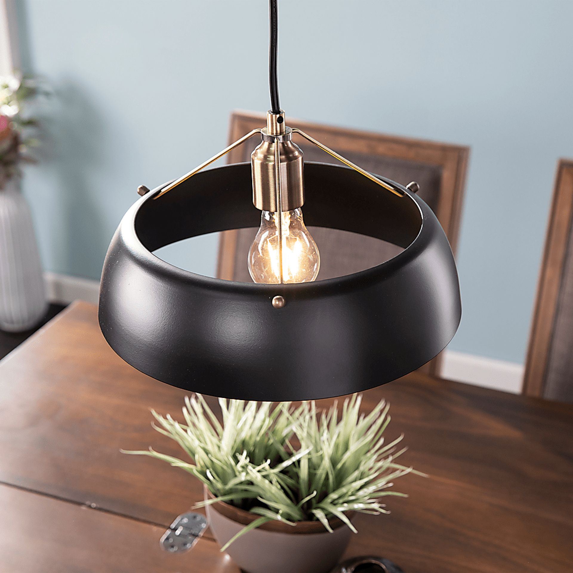 Ridgewyck Black Pendant Lamp - Image 4