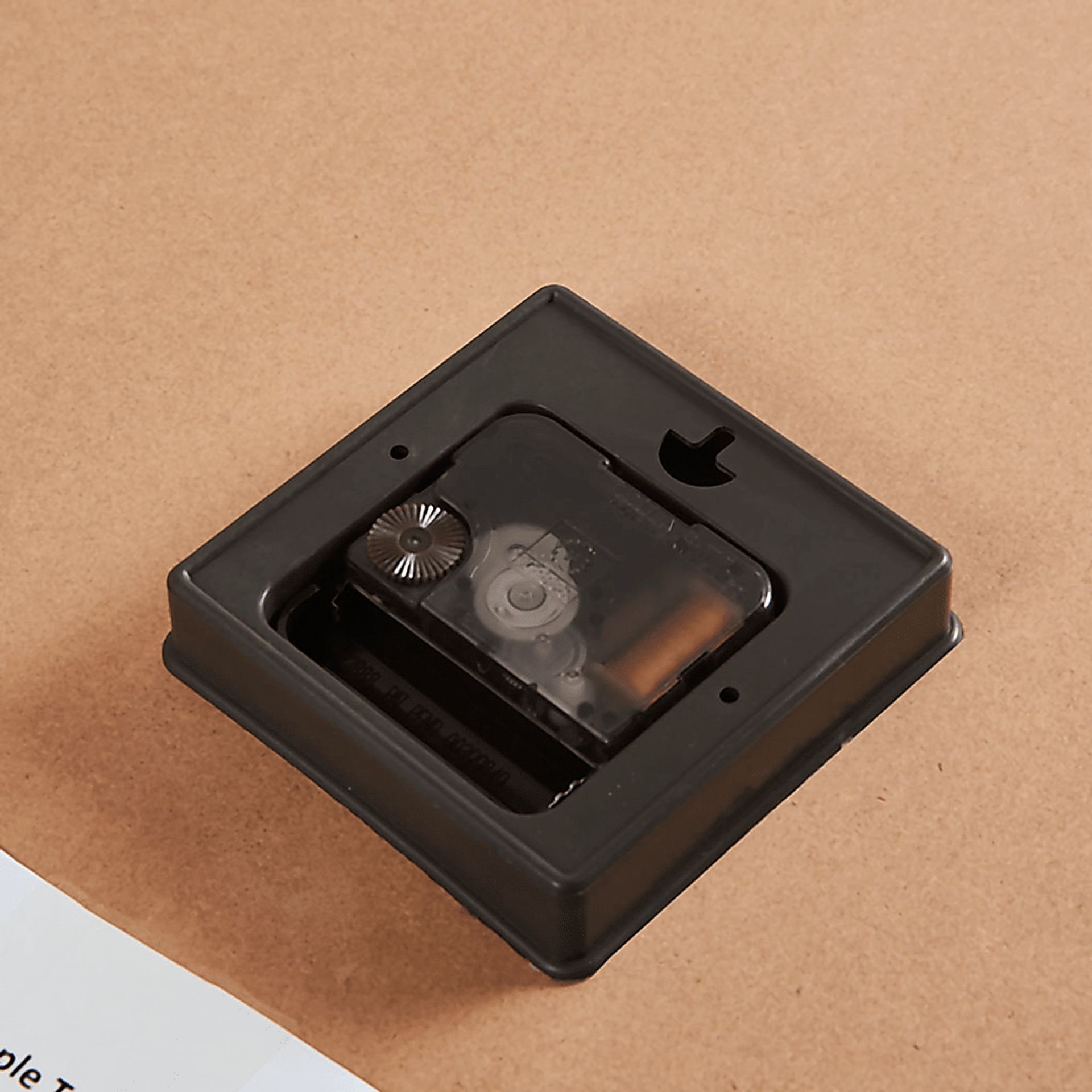 Riela Silver Clock - Image 4