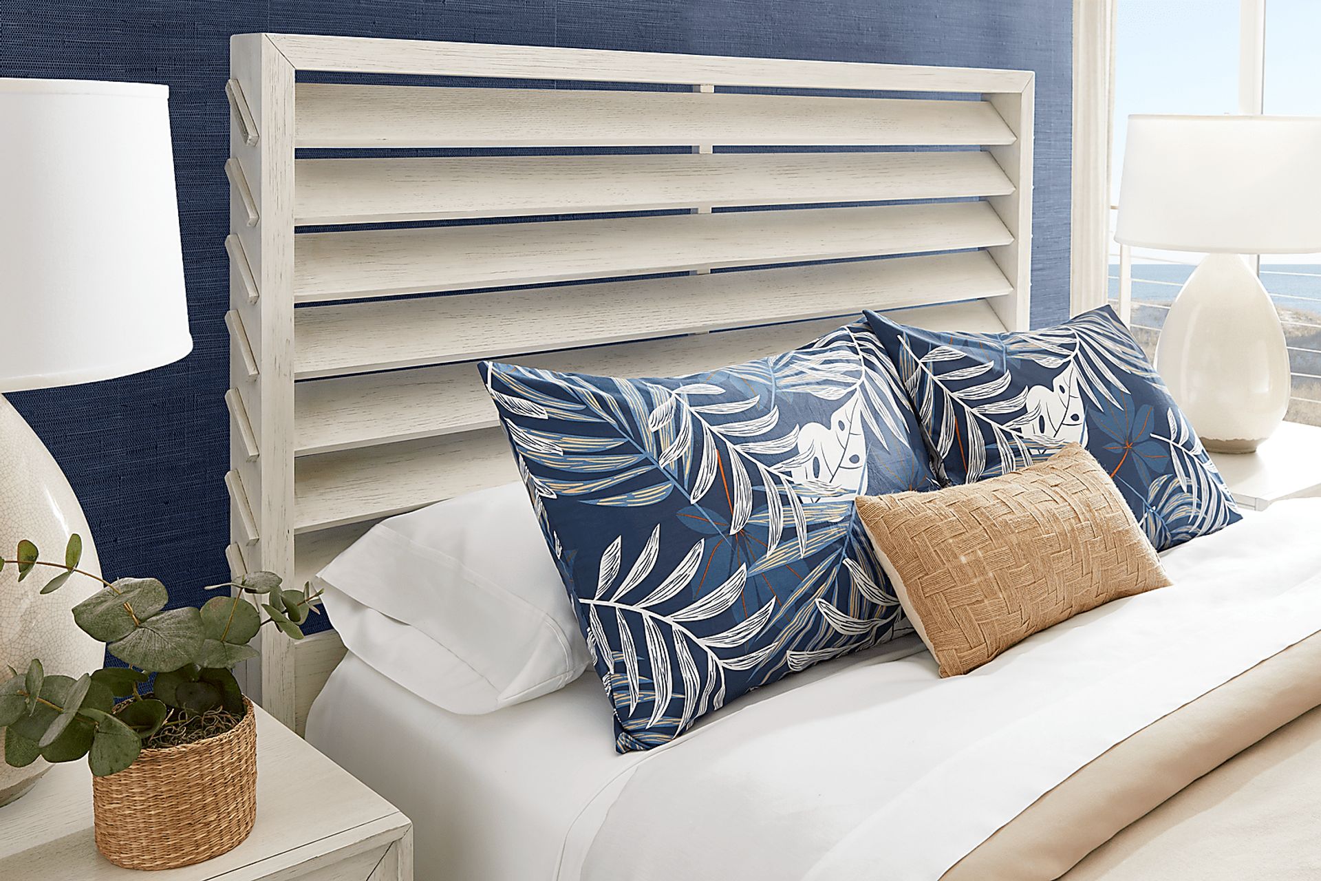 River Falls White 3 Pc Queen Slat Bed - Image 2
