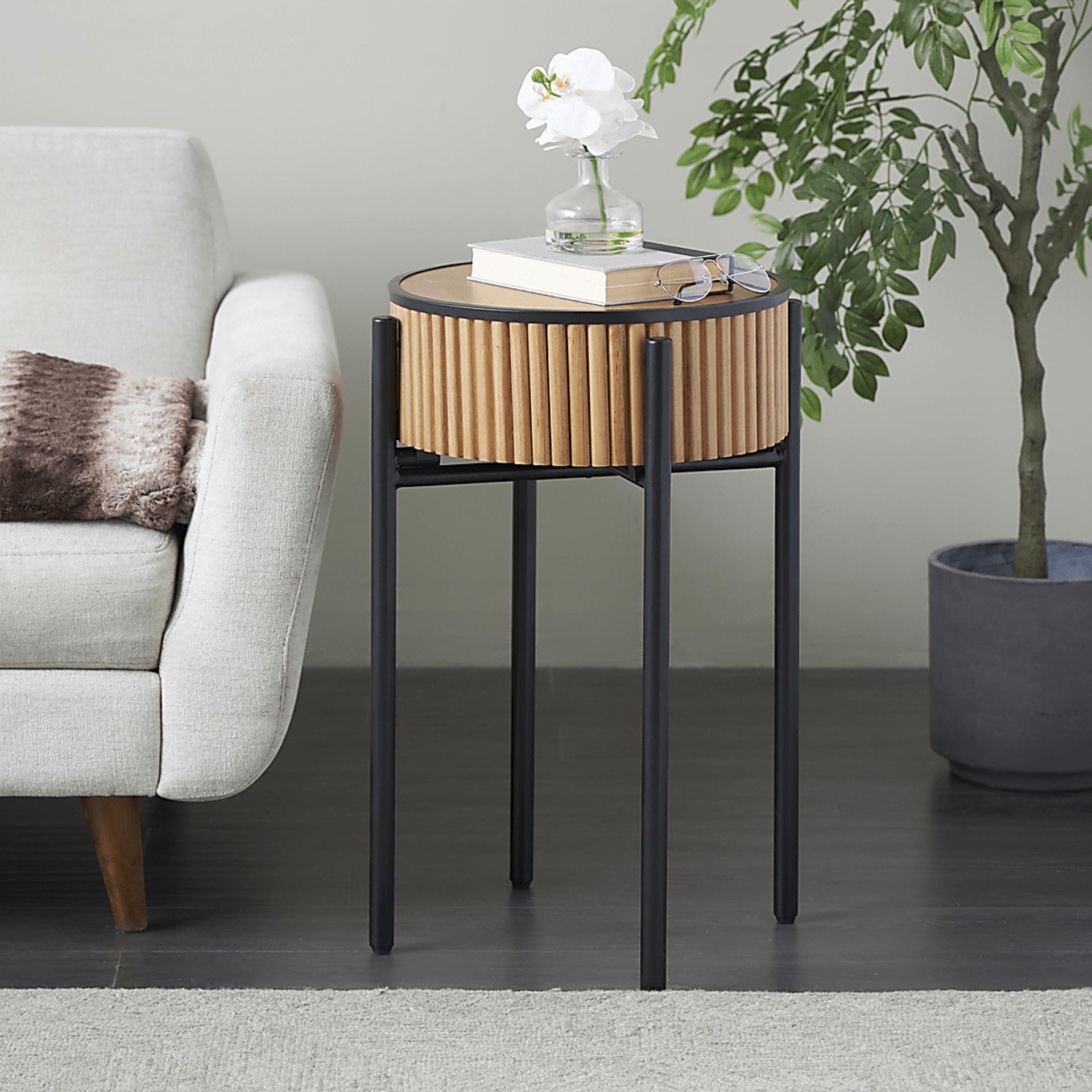 Rizro Brown Accent Table - Image 2