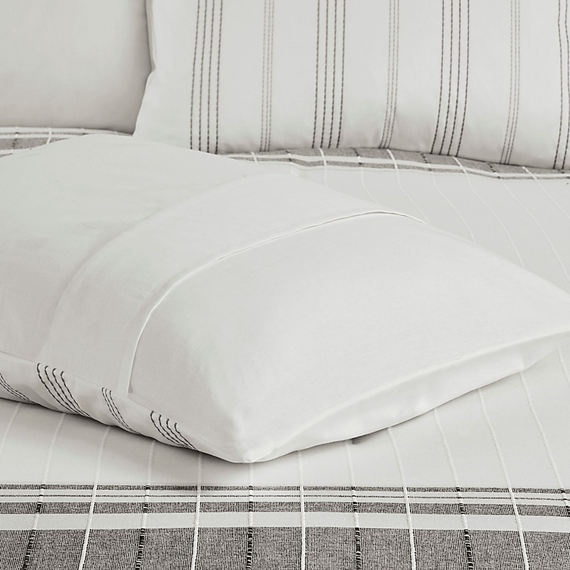 Rober Gray 6pc Cal King Comforter Set - Image 8