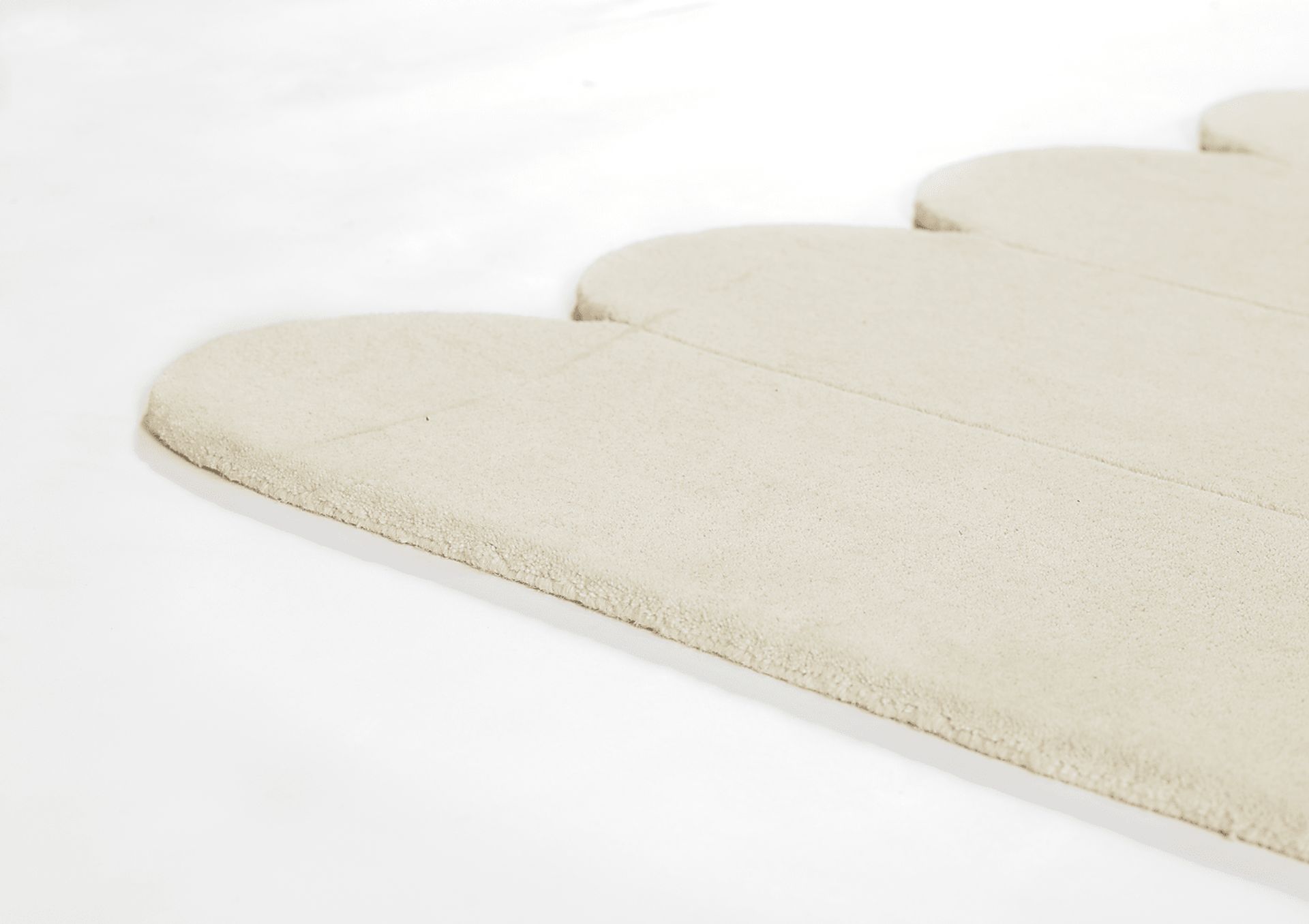 Roffinne Ivory 5' x 8' Rug - Image 5