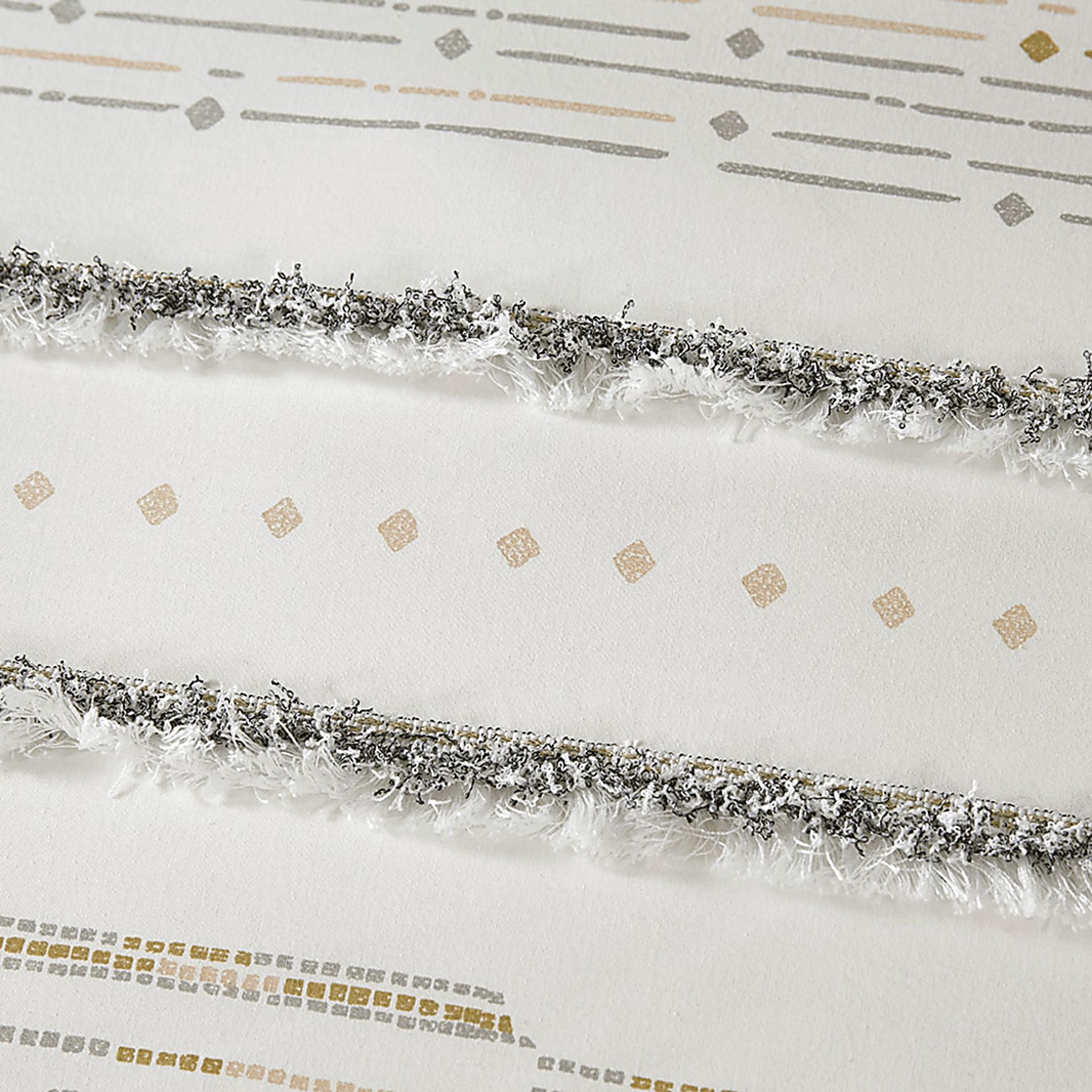 Rohret  White 3 Pc King/Cal King Duvet Set - Image 5