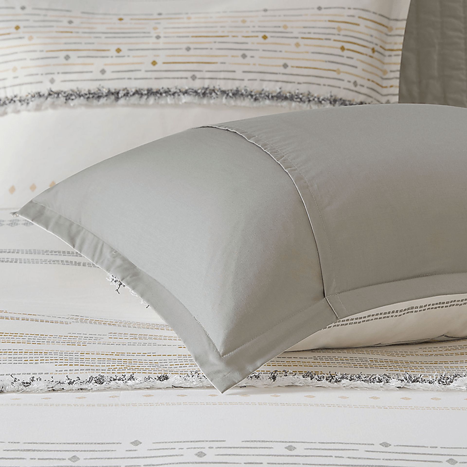Rohret White Gray 3 Pc King/California King Comforter Set - Image 5