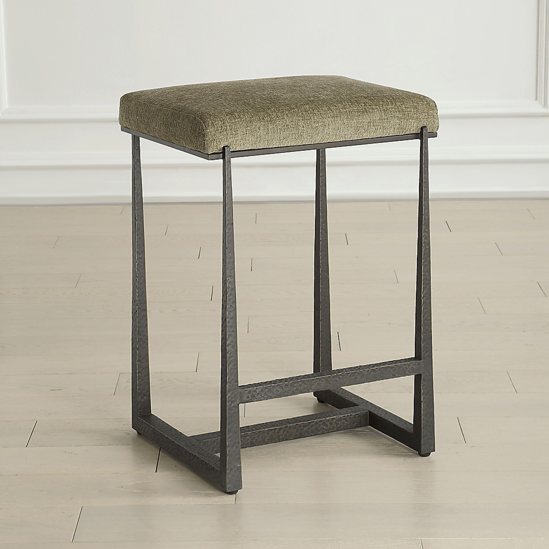 Roial II Green Barstool - Image 2