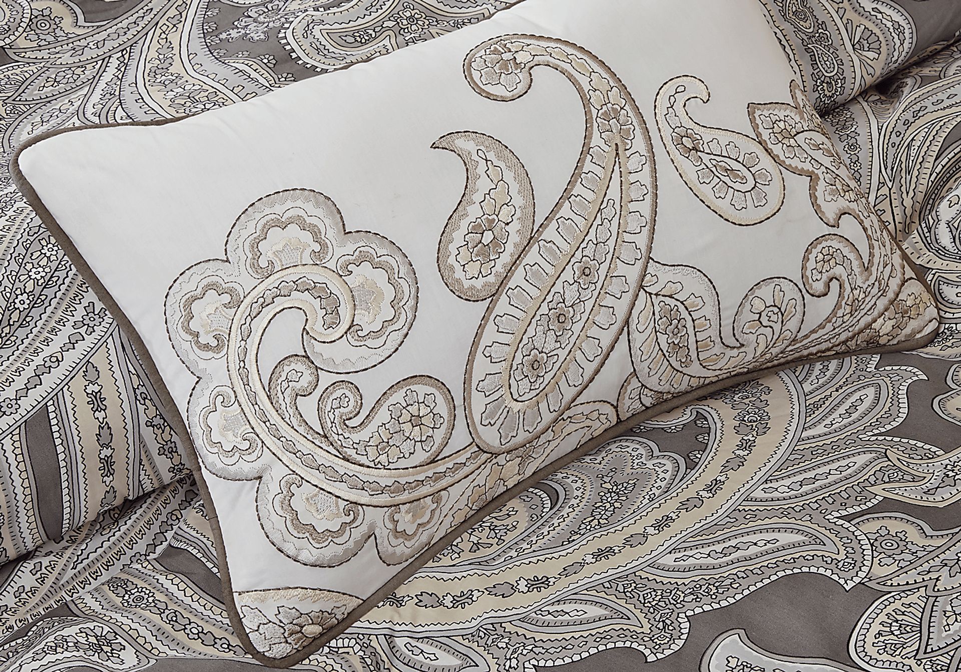 Ronan Gray 5 Pc King Comforter Set - Image 3
