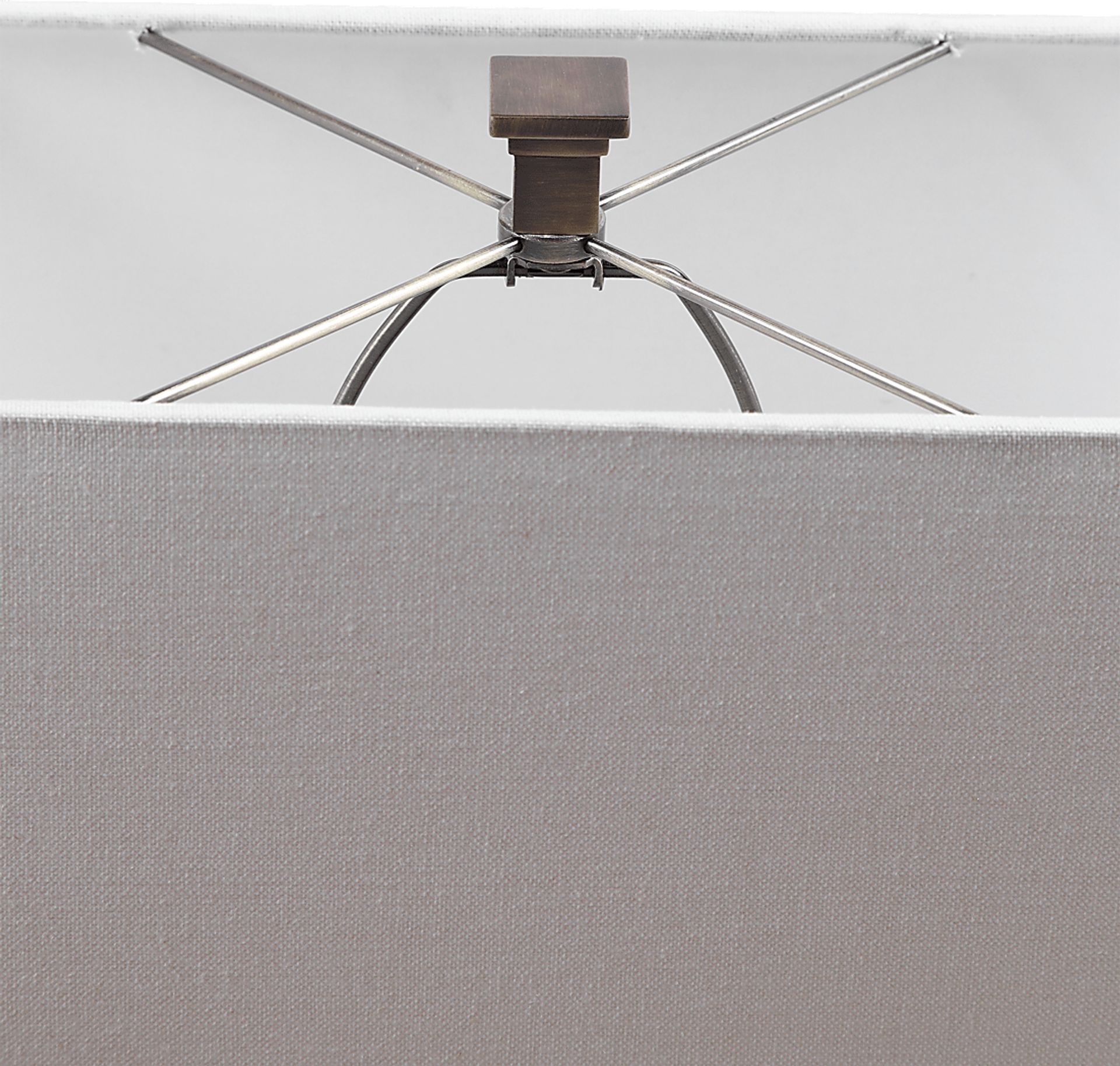 Roselle Road Brass Lamp - Image 4