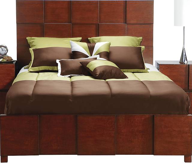 Roxanne Brown 3 Pc King Bed - Thumbnail - Image 1