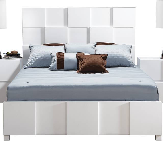 Roxanne White 3 Pc King Bed - Thumbnail - Image 1