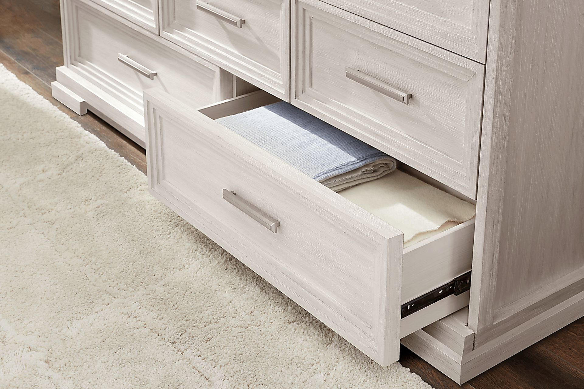 Royal Park Ivory 7 Pc King Panel Bedroom - Image 10