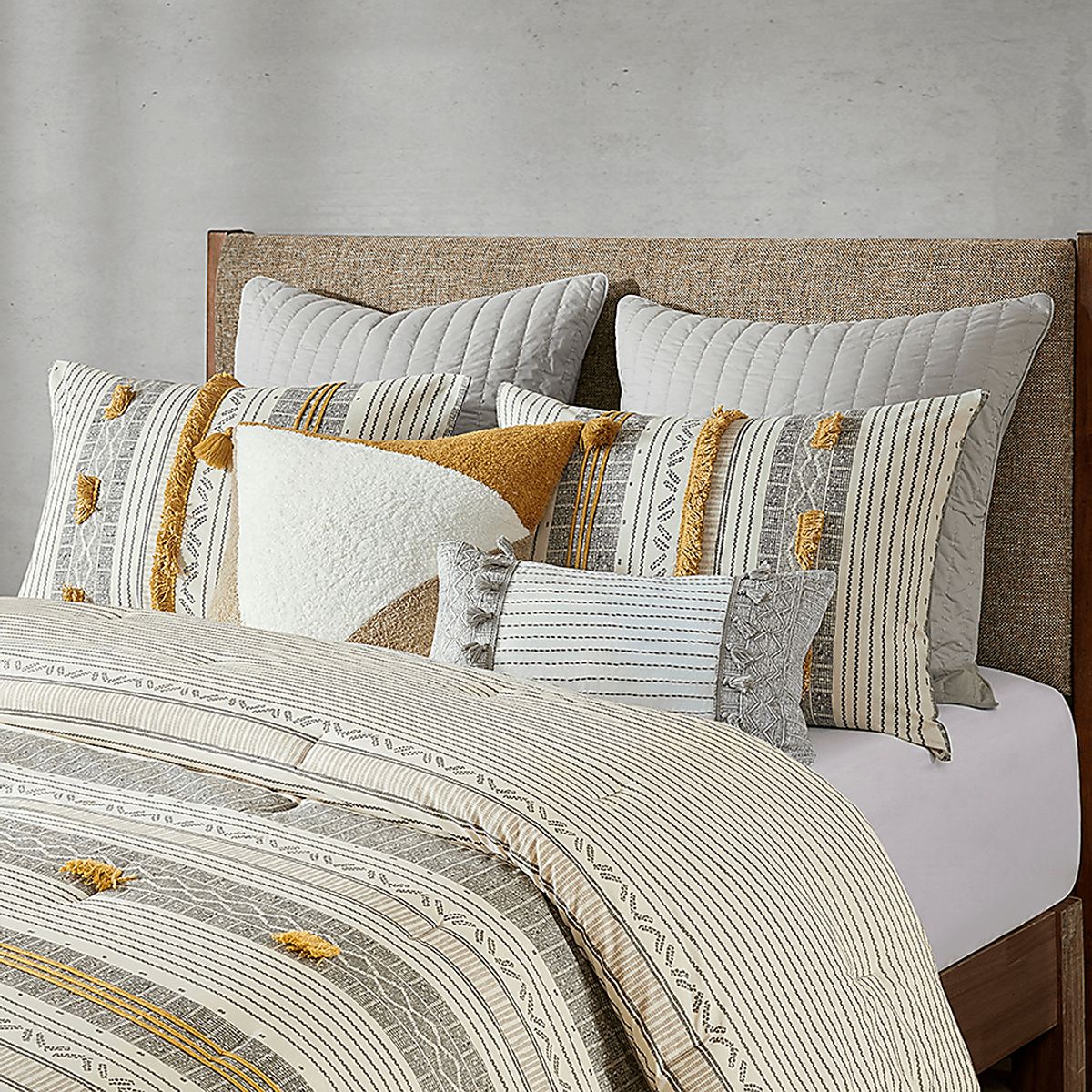 Saedi Gray 3 Pc Full Comforter Set | Rooms To Go