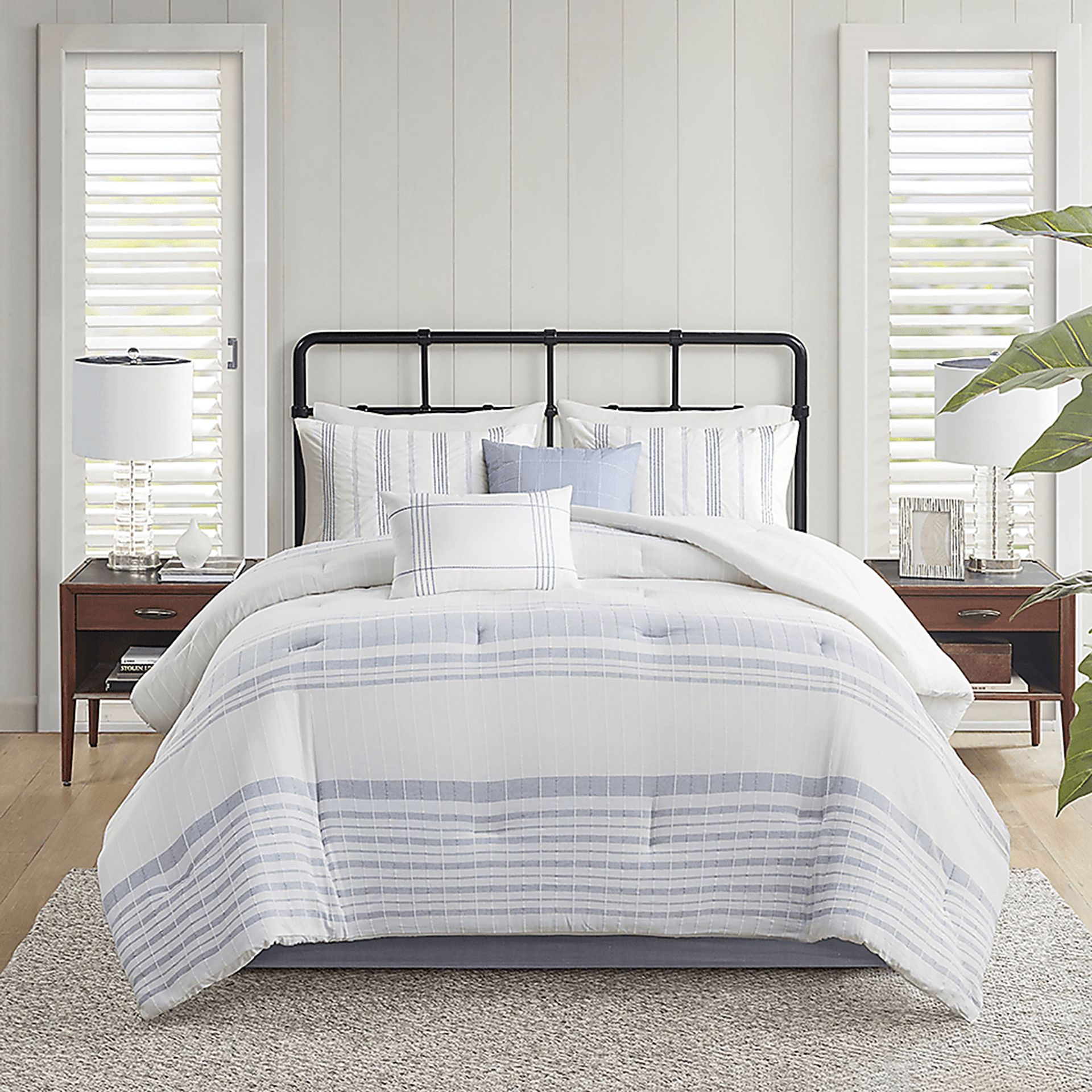 Saevi Blue 6 pc King Comforter Set - Image 2