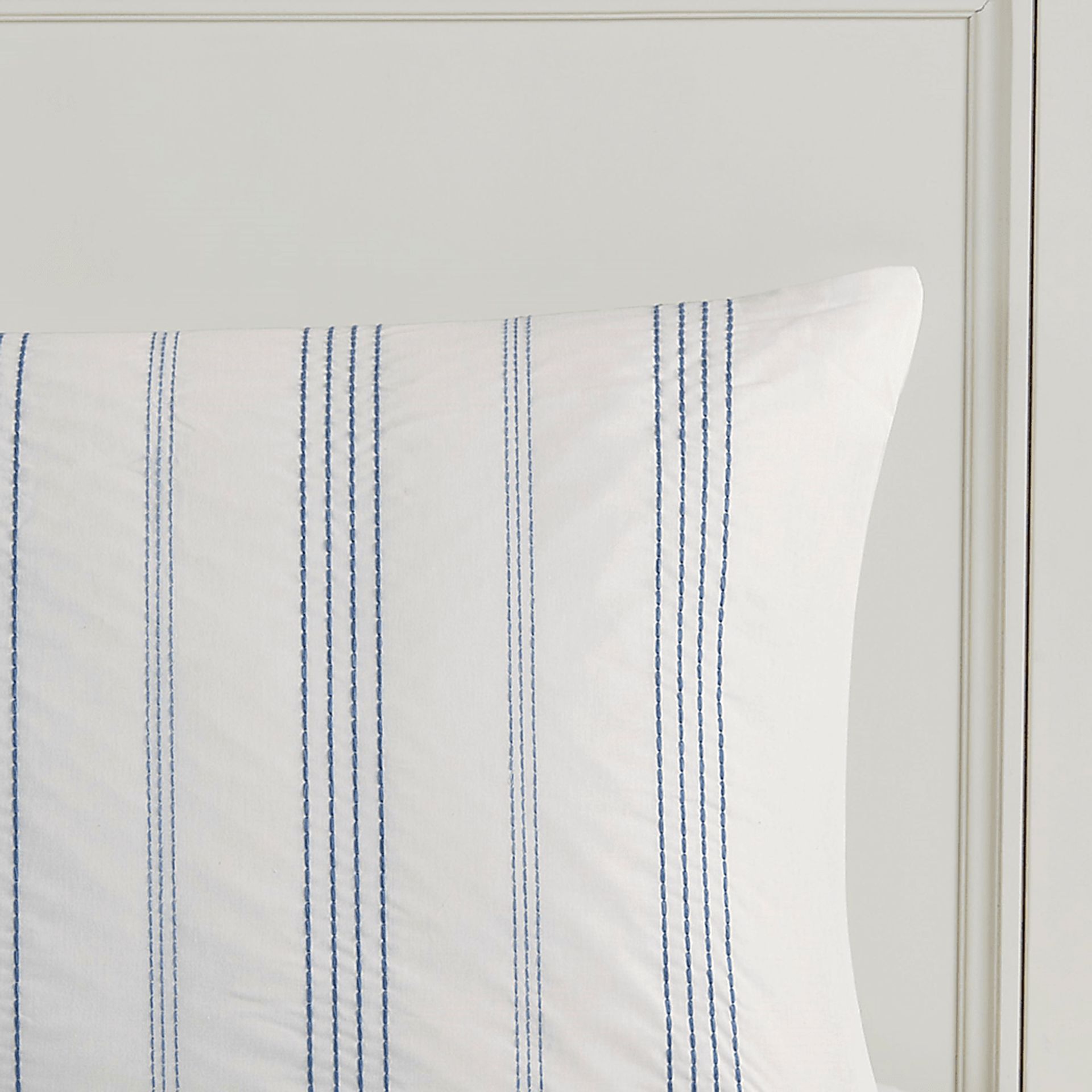 Saevi Blue 6 pc King Comforter Set - Image 8