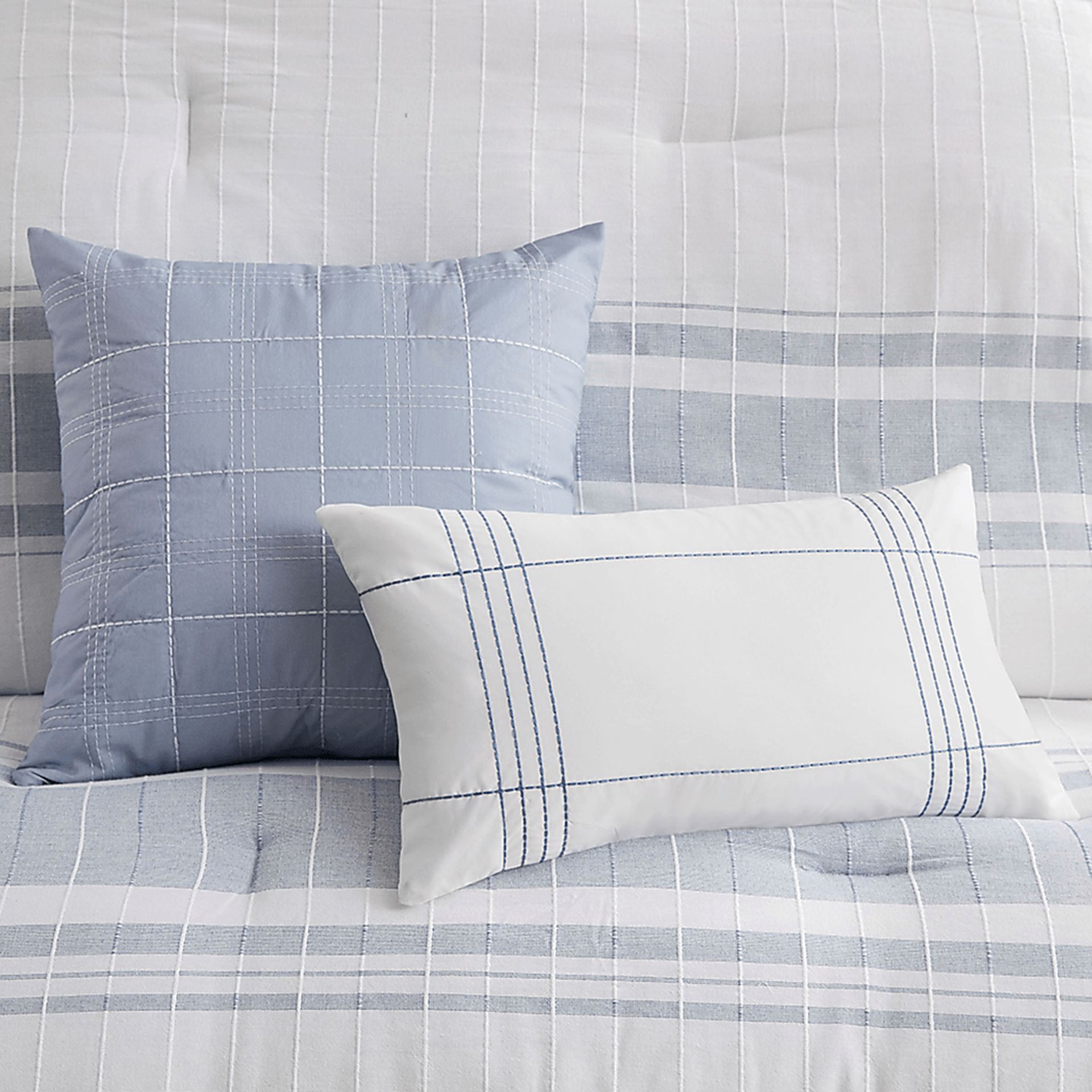 Saevi Blue 6 pc Queen Comforter Set - Image 12