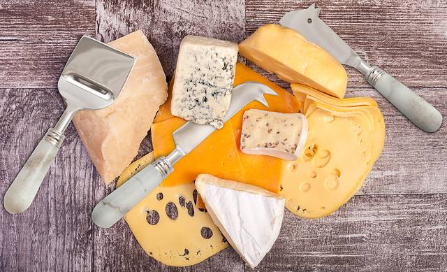 Sageplum Silver Cheese Knife Set - Thumbnail - Image 3