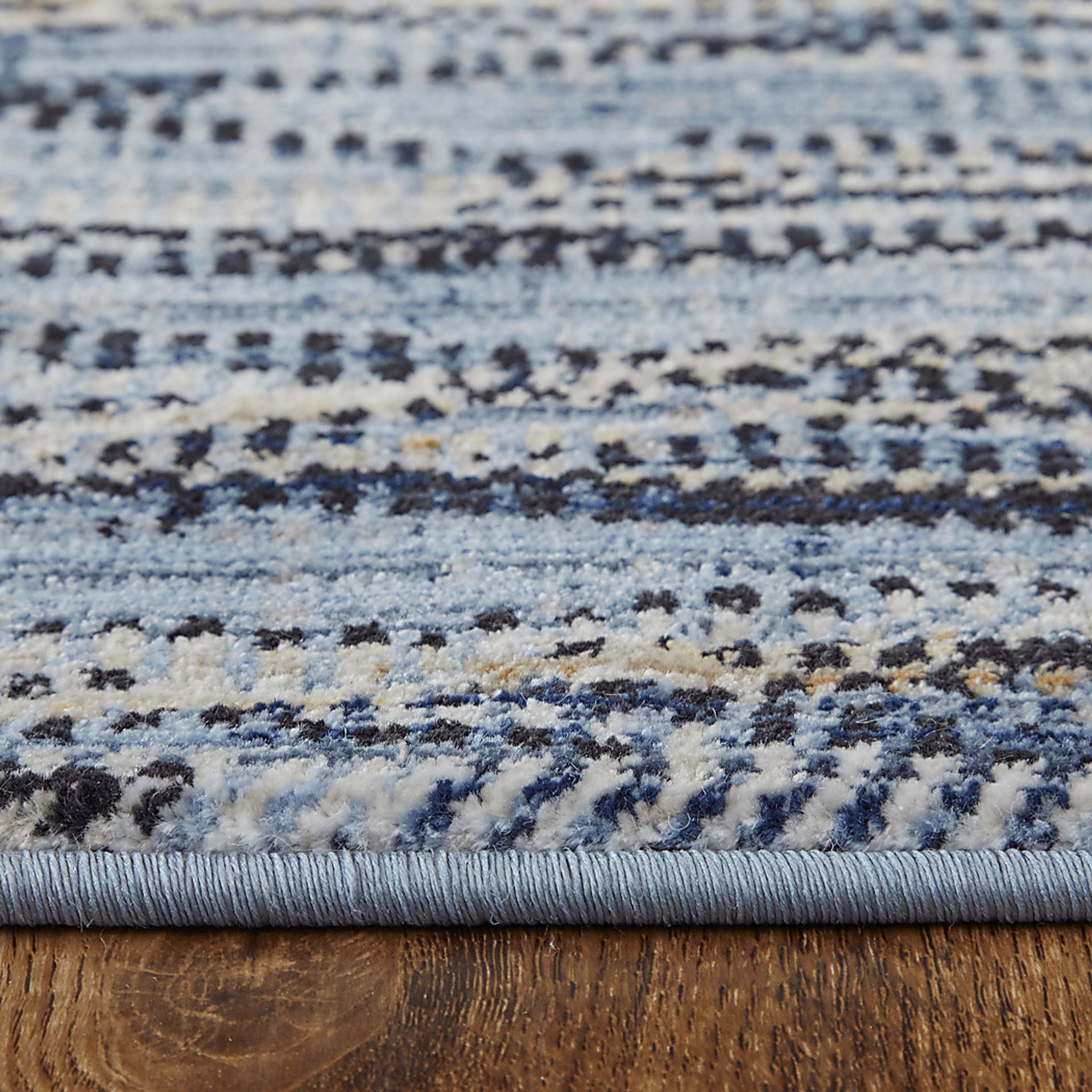 Sailcast Blue 6'7 x 9'6 Rug - Image 4