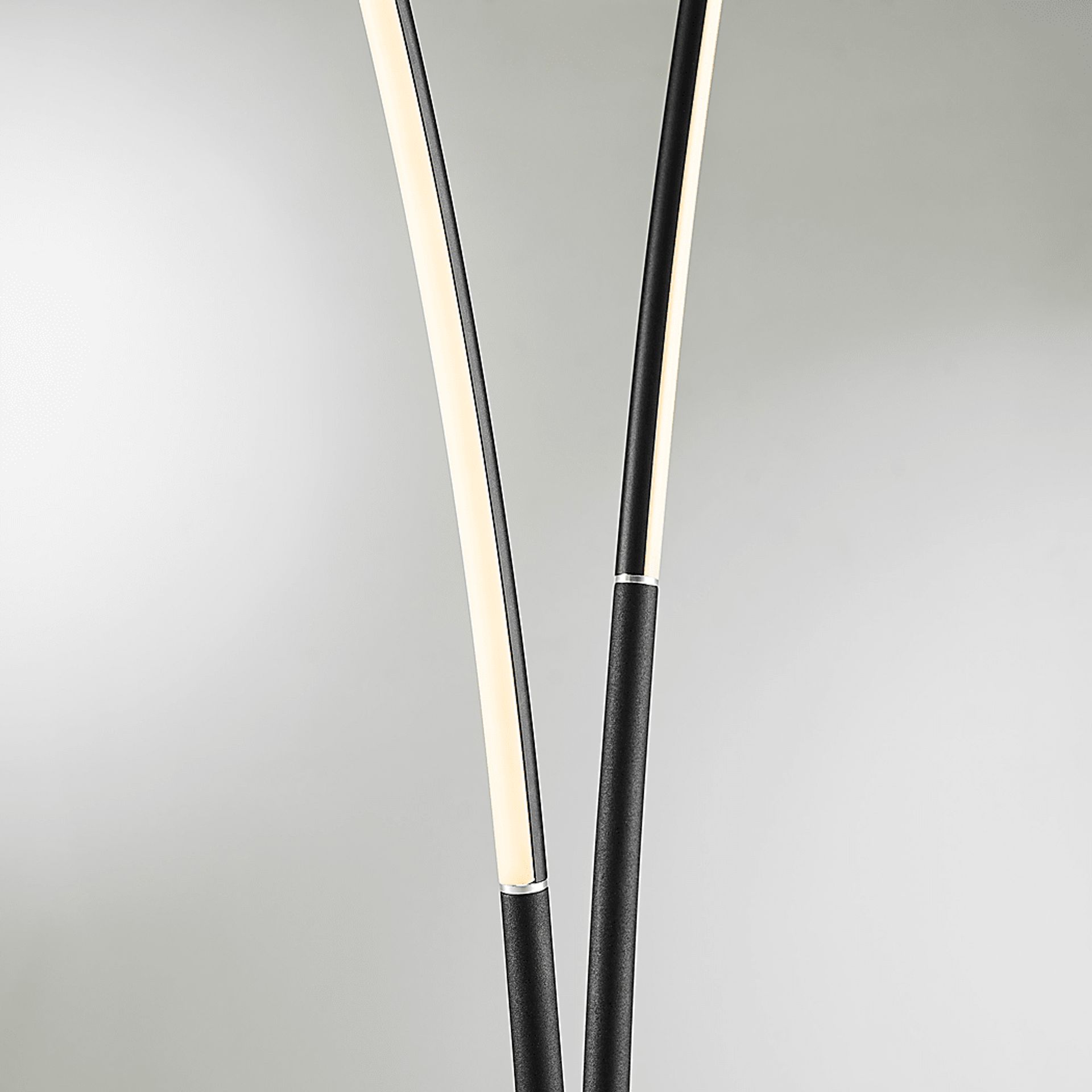 Salzedo Isle Black Floor Lamp - Image 3