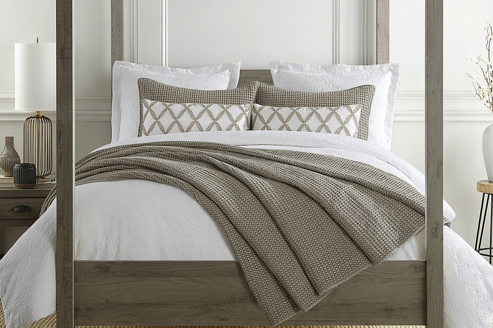 Samiva White Lumbar Pillow - Image 2