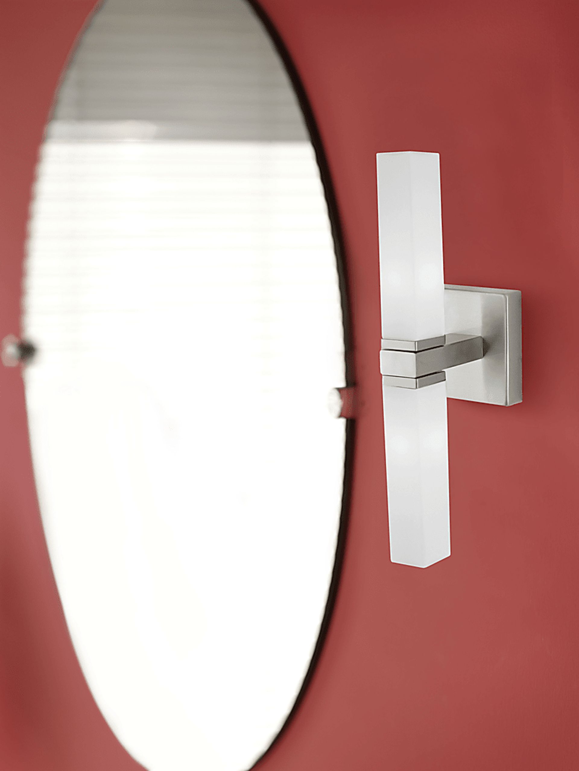 Sandcroft Loop Silver Sconce - Image 2