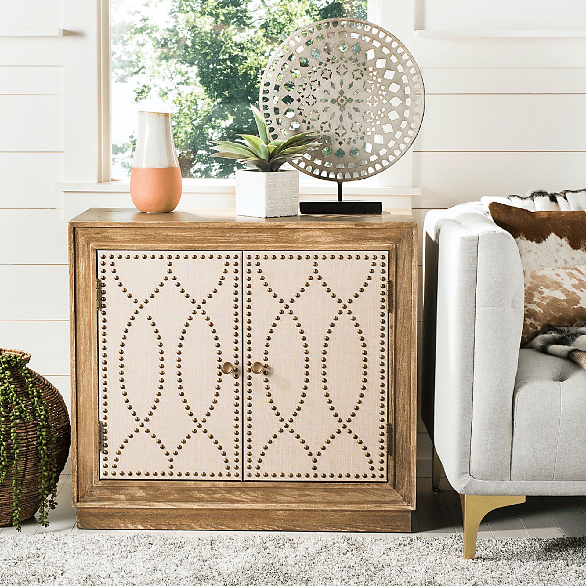 Sandyver Oak Accent Cabinet - Image 2