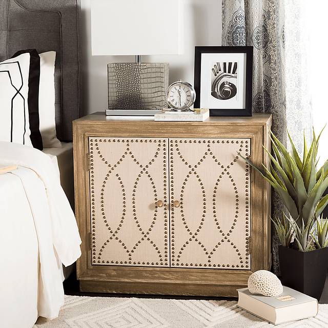 Sandyver Oak Accent Cabinet - Thumbnail - Image 3