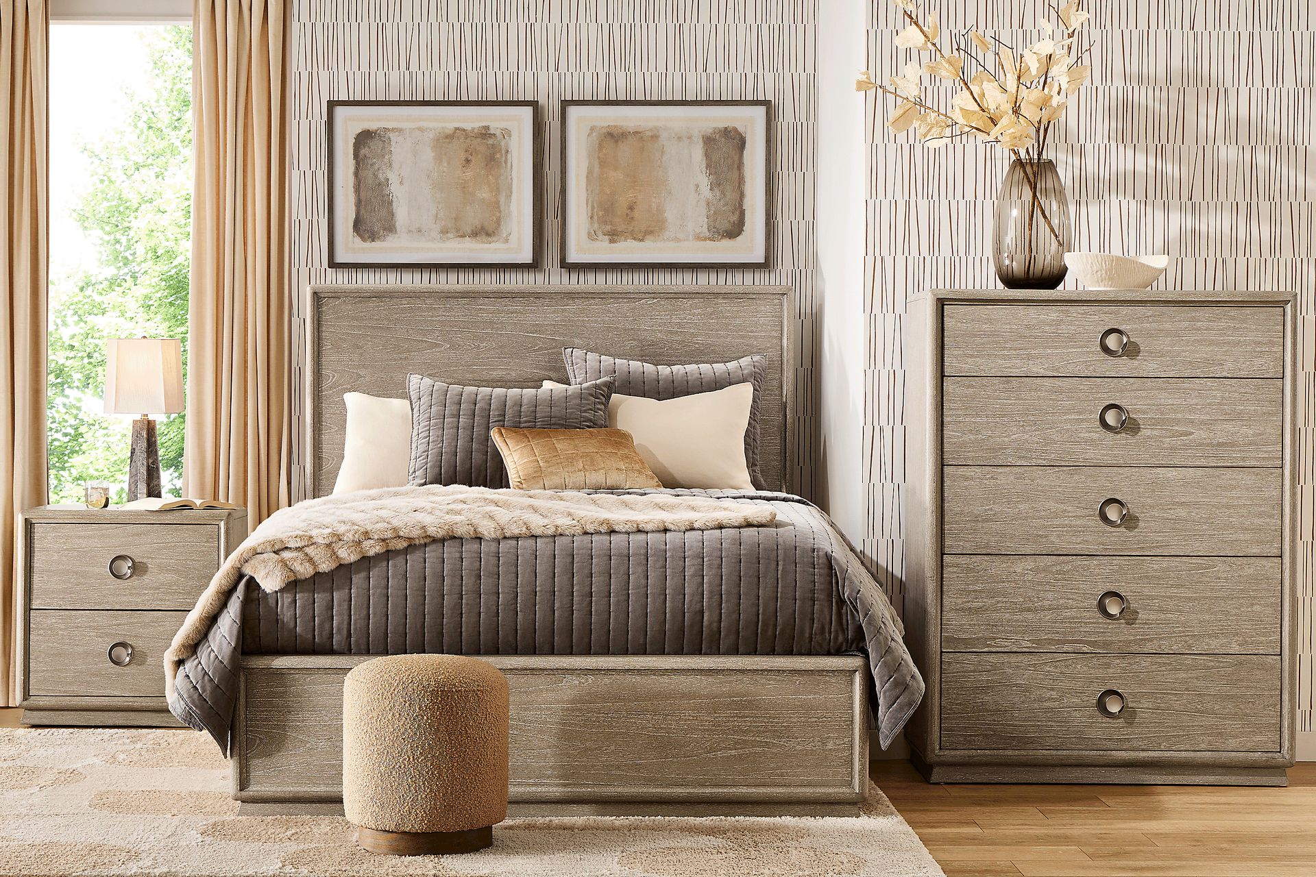 Santa Clarita Light Gray 5 Pc Queen Panel Bedroom - Image 1