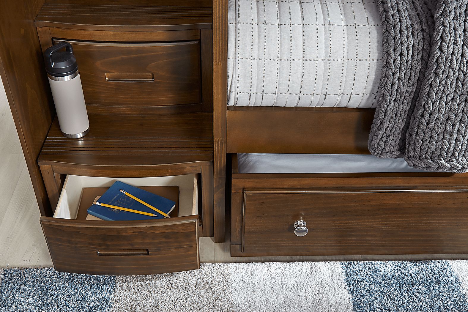 Santa Cruz Twin/Twin Step Bunk Bedroom Set - Thumbnail 3