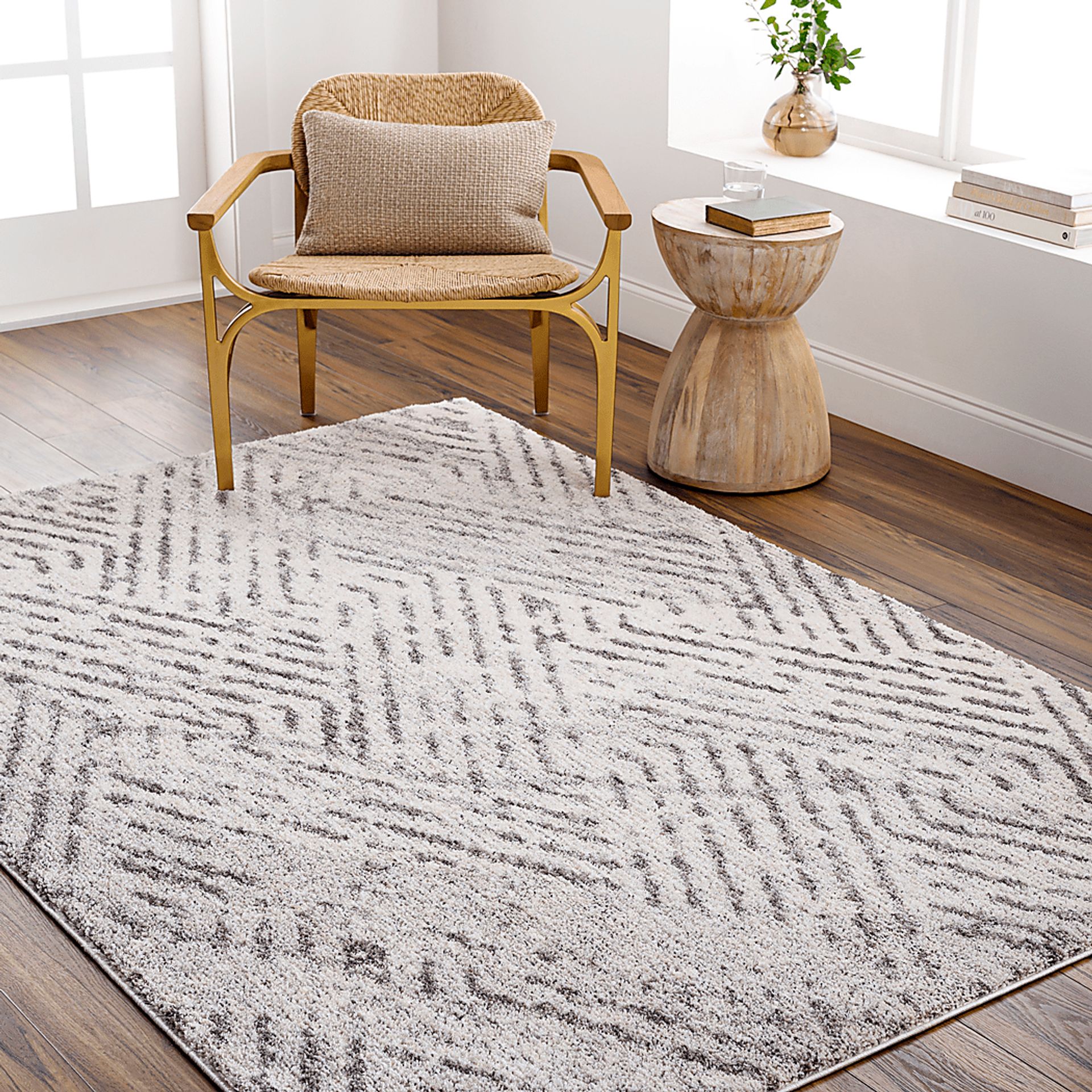 Saraf Light Gray 5'3 x 7' Area Rug - Image 2