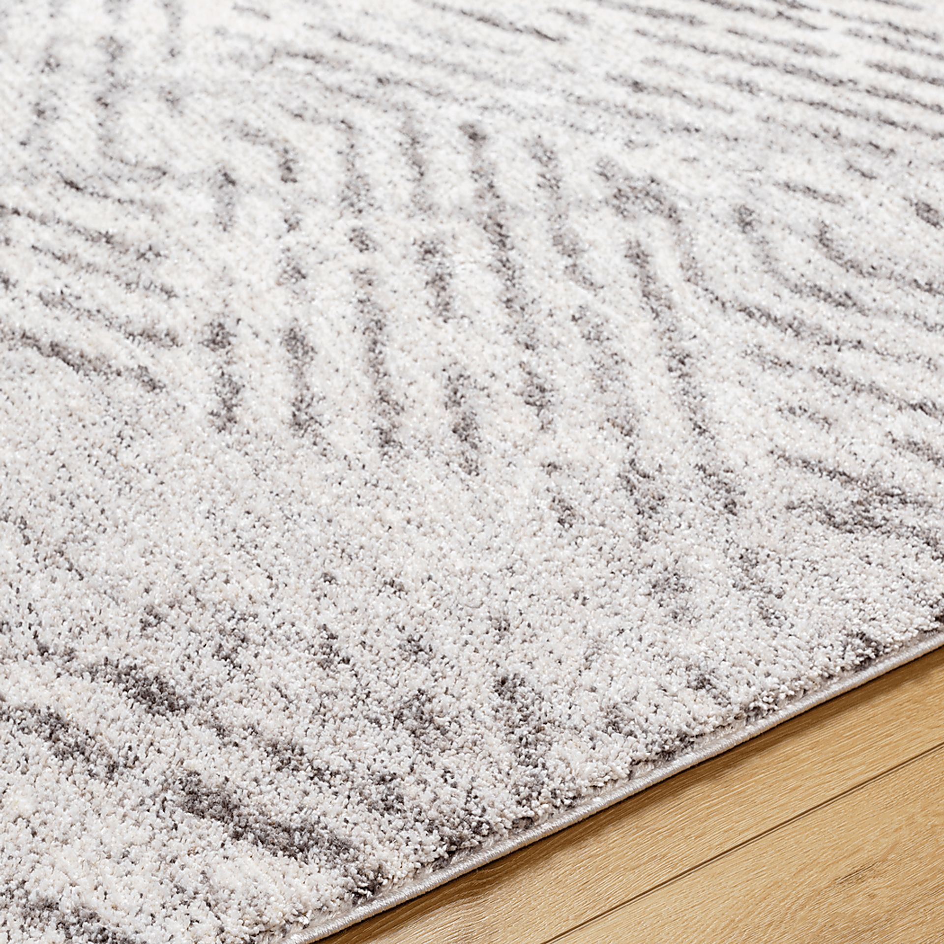 Saraf Light Gray 5'3 x 7' Area Rug - Image 5
