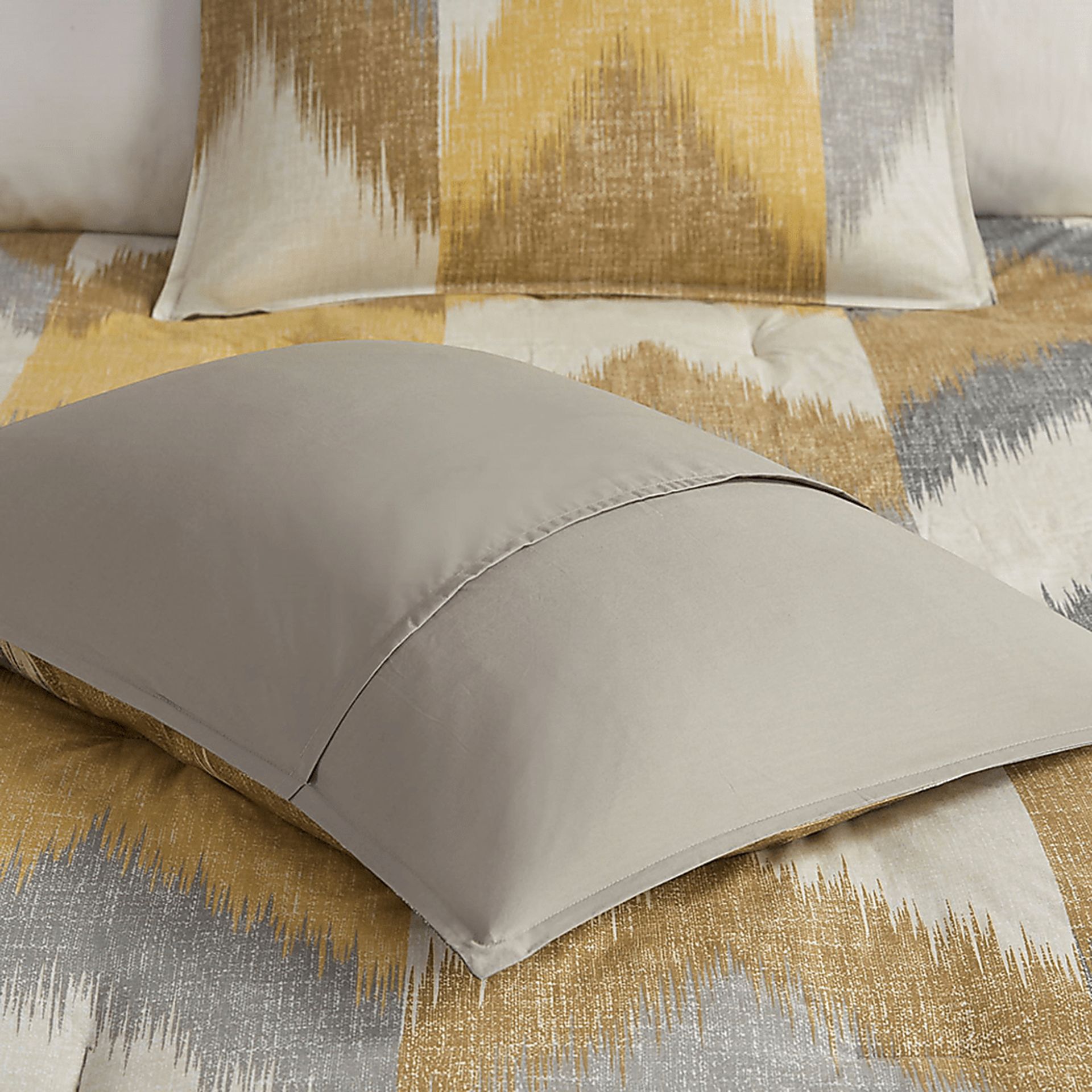 Saraia Yellow 3 pc King/ Cal Comforter Set - Image 8