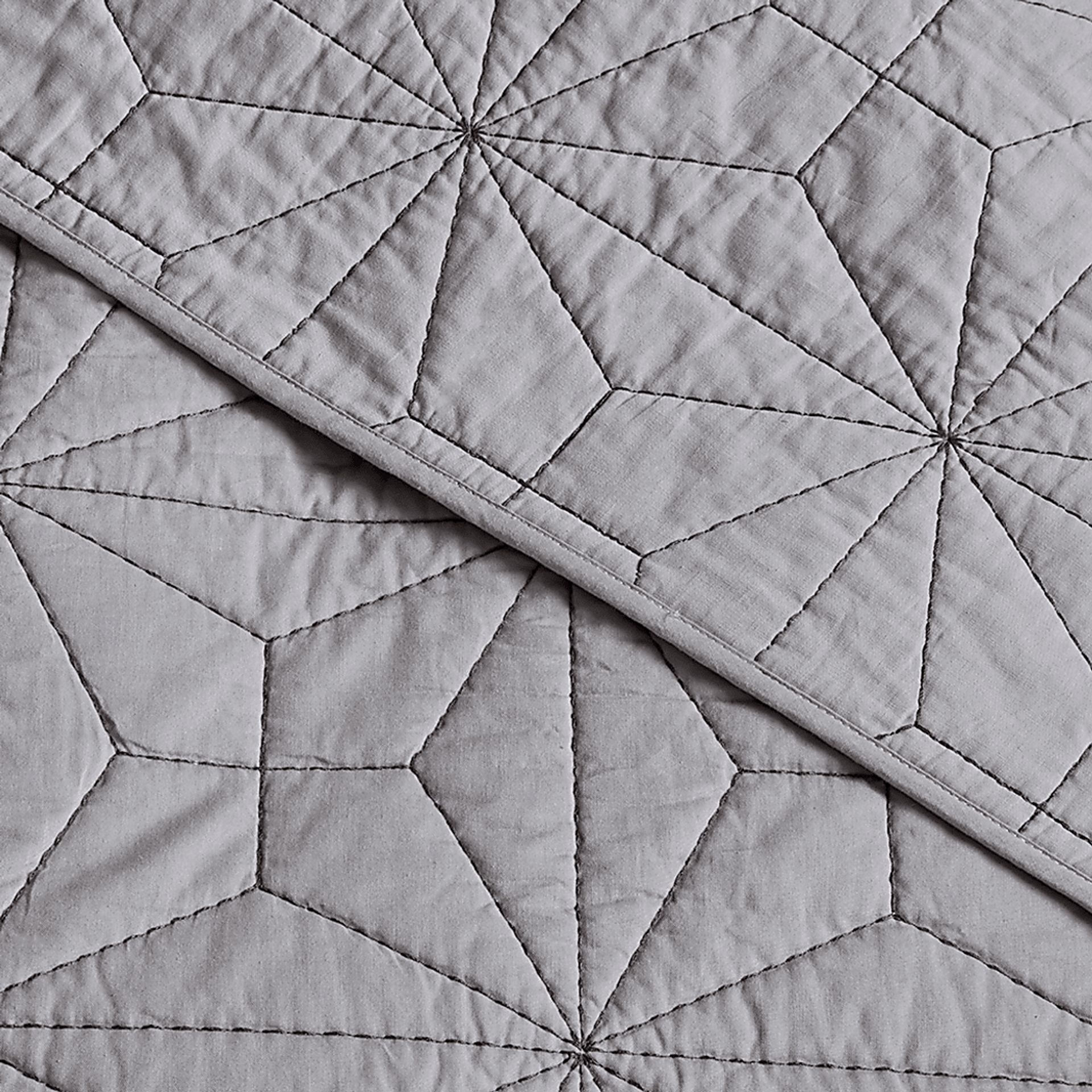 Saroie Gray 3 Pc King/California King Coverlet Set - Image 3