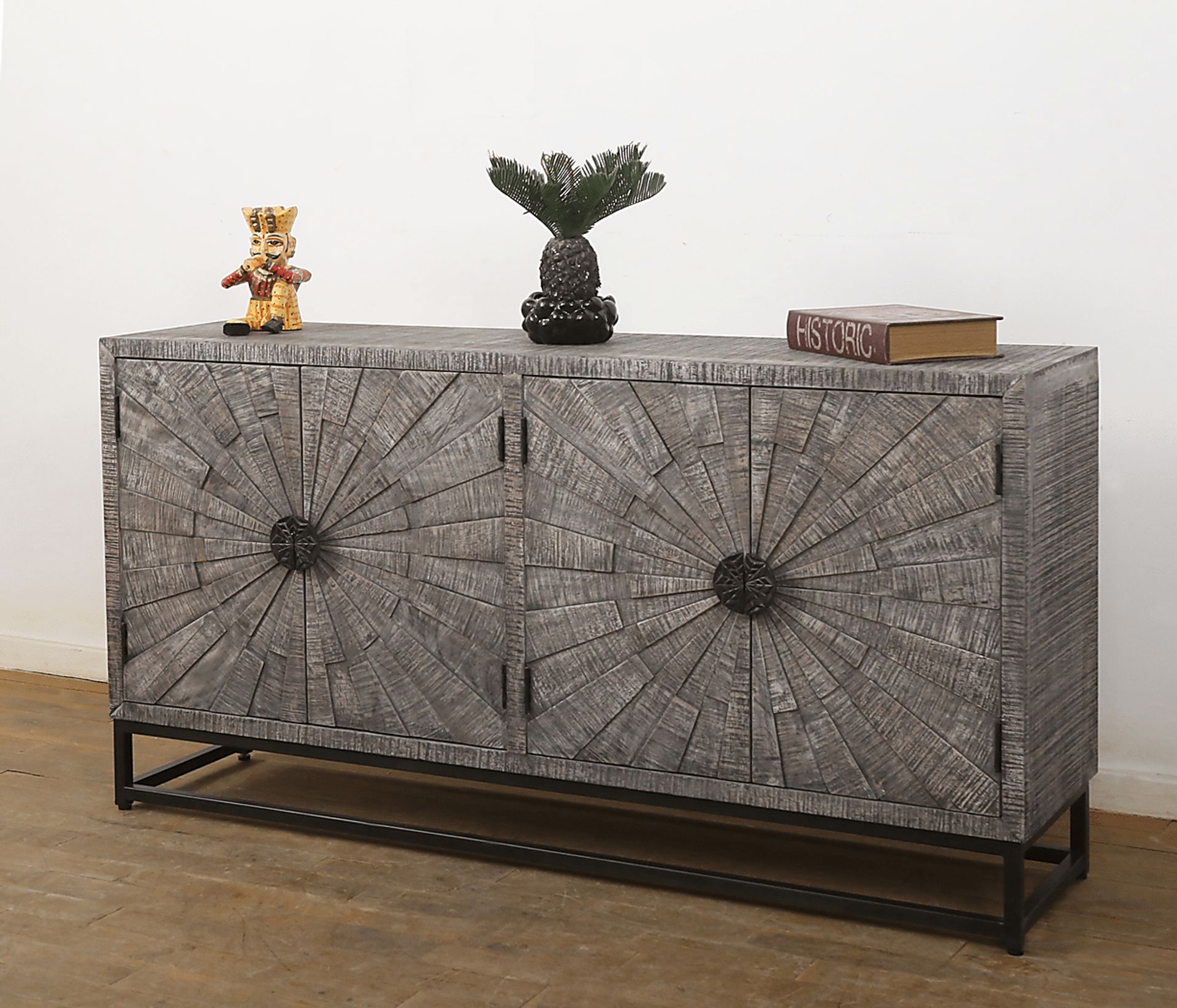 Saulter Gray Sideboard - Image 2