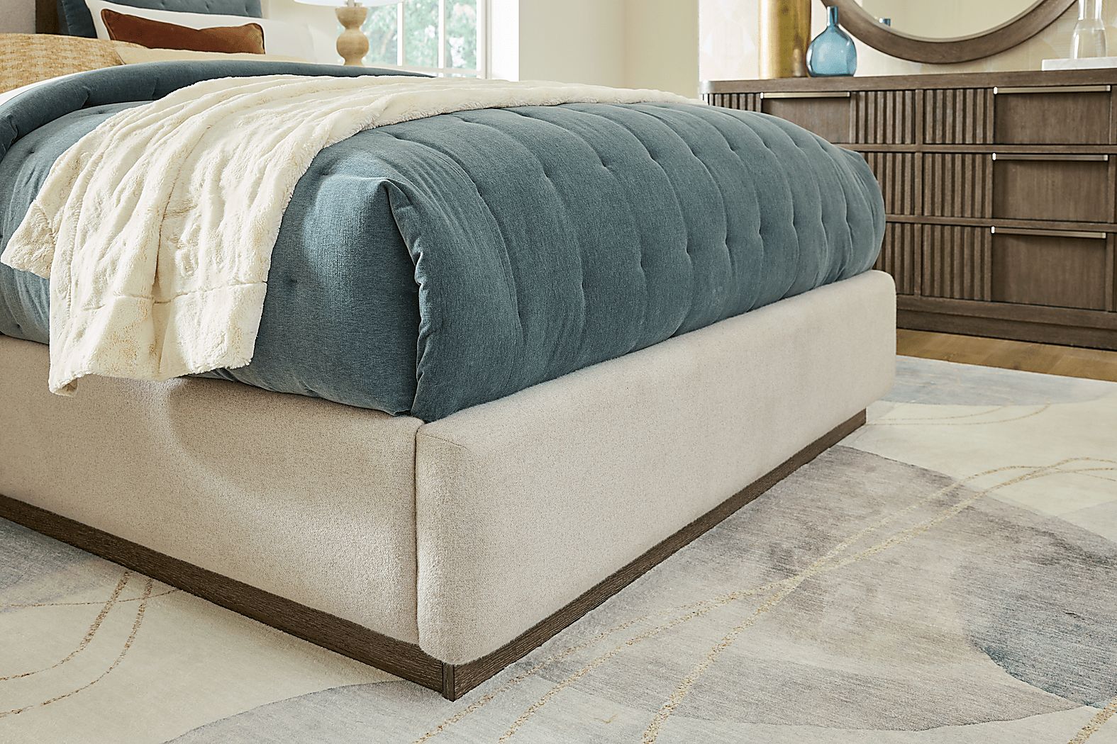 Sausalito Cream 3 Pc King Upholstered Bed - Thumbnail 4