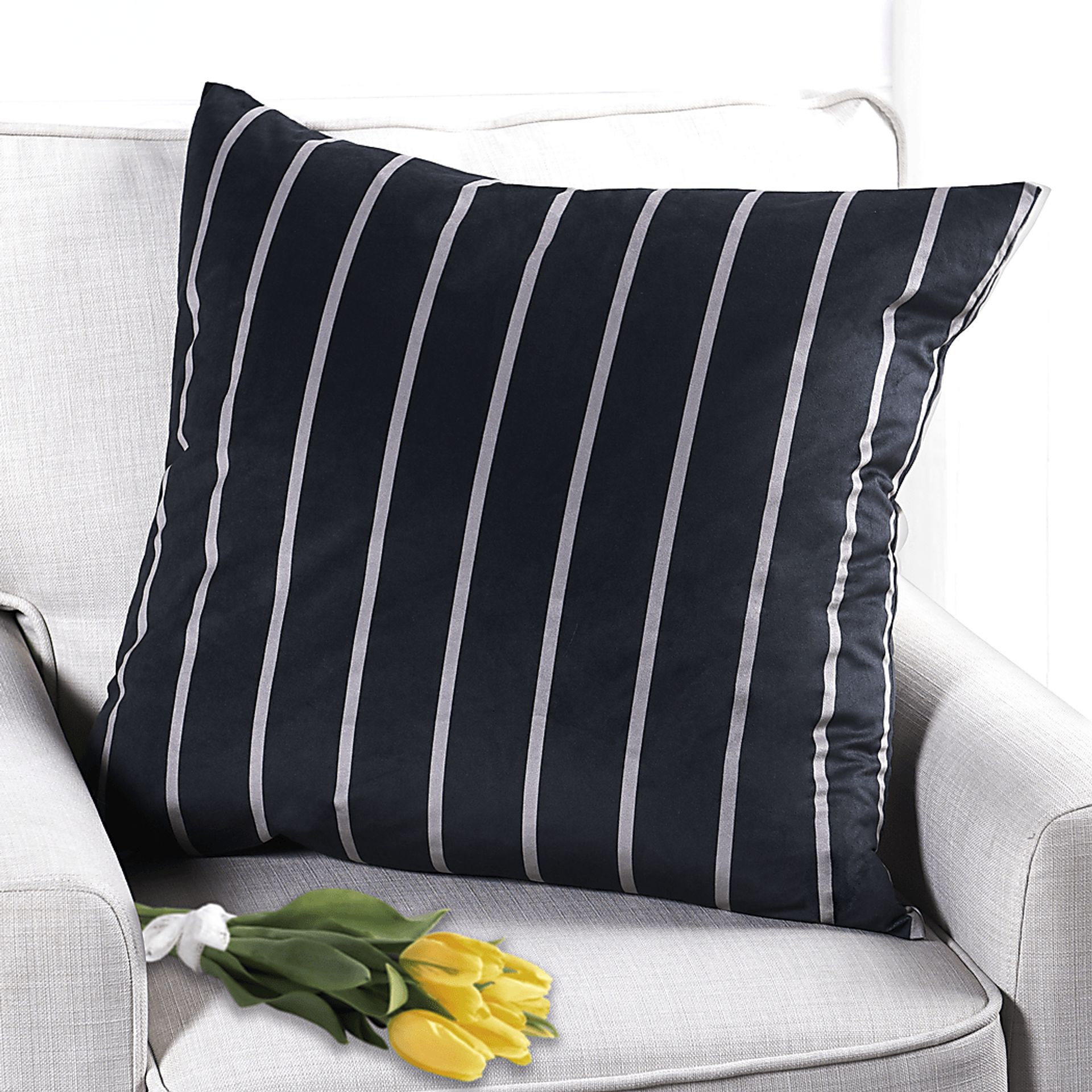 Sauveil Black Accent Pillow - Image 2