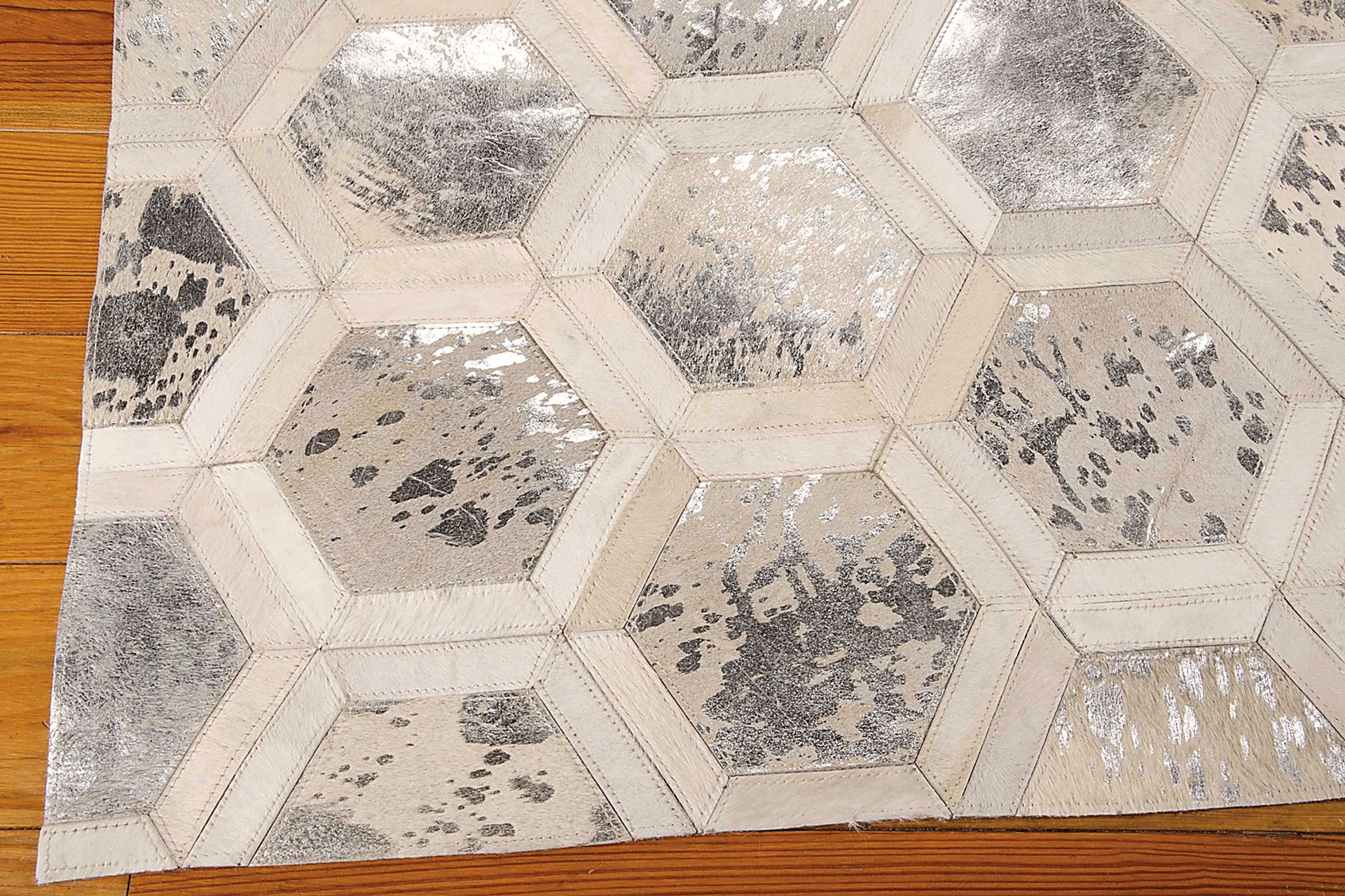 Schimmer White 5'3 x 7'5 Rug - Image 4