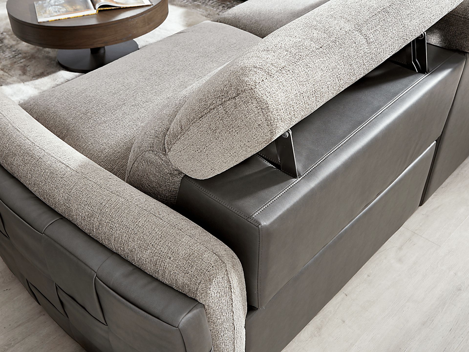Seneca Falls Gray 6 Pc Dual Power Reclining Sectional - Image 4