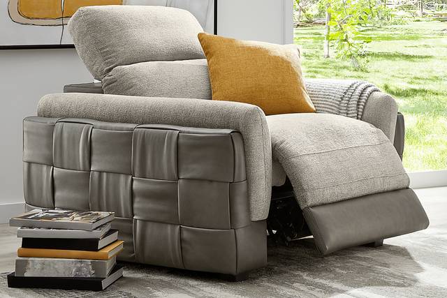 Seneca Falls Gray Dual Power Recliner - Thumbnail - Image 3