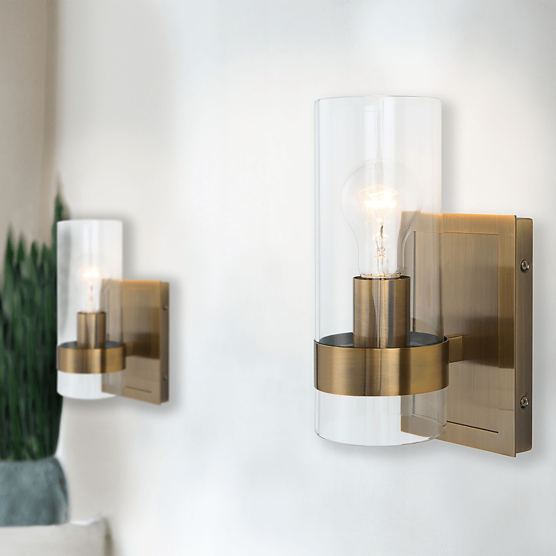 Serenity Reef Brass Sconce - Image 2