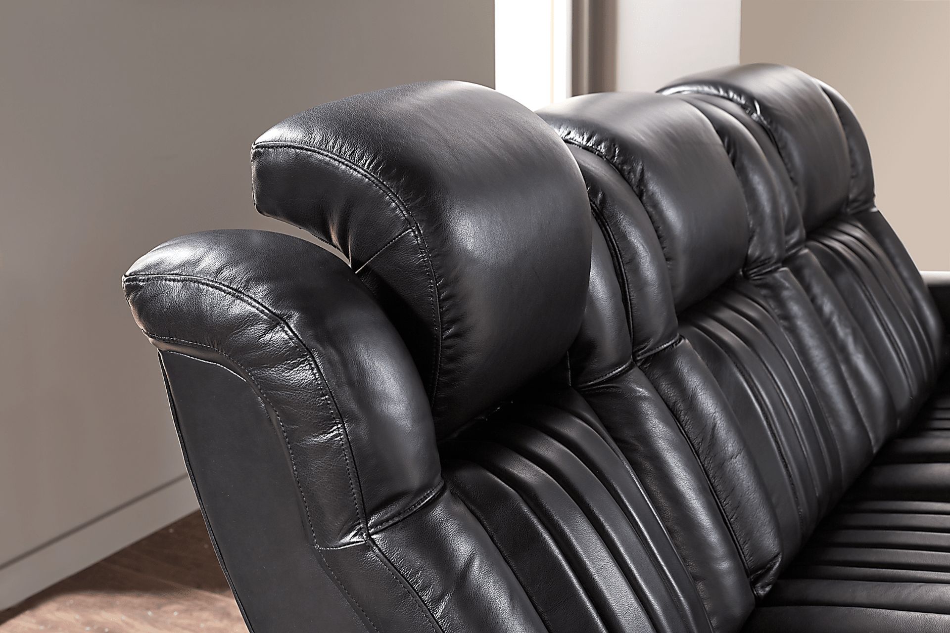 Servillo Black Leather Dual Power Reclining Sofa - Image 7